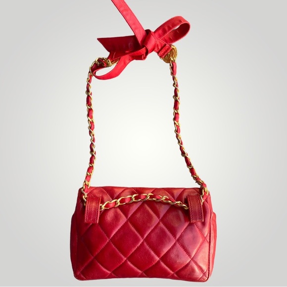 Chanel Red Belt Bag with Vintage Chain Bow Belt - Picture 6 of 17